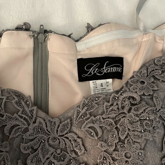 NEW $598 LA FEMME [ 4 ] Off the Shoulder Lace Mermaid Gown in Grey/Pink‎ - Picture 4 of 12